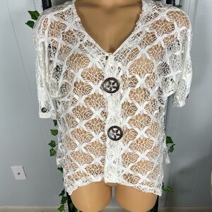 Le Moda White Crochet top lightweight NWT Size Medium